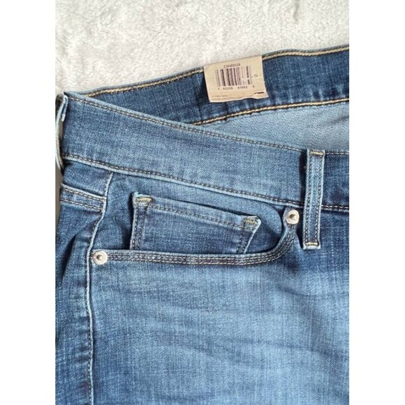 Levis Womens Jeans Classic Straight Sculpt Mid Rise Med Blue Plus Size 22W - Picture 6 of 16